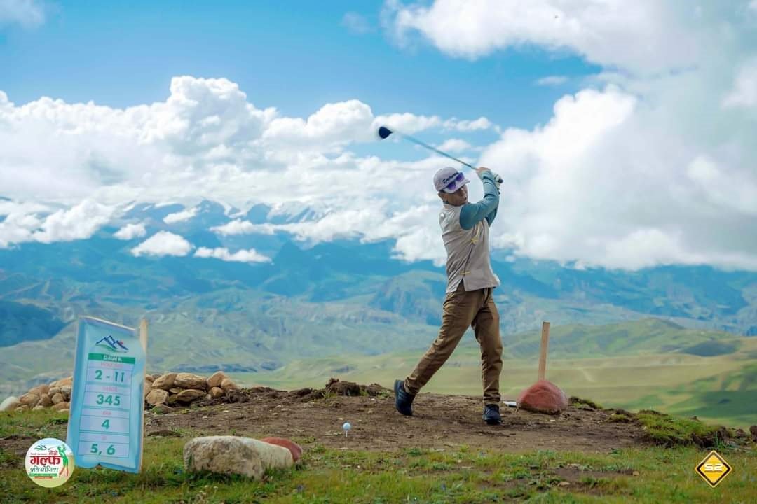 लोमान्थाङमा गल्फ हुने